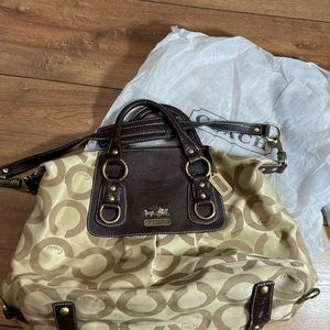 Shoulder Bag with dust cover